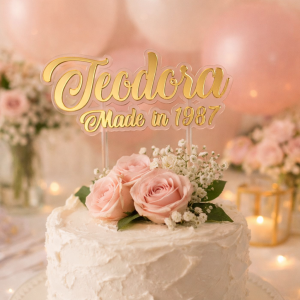 Персонализиран топер за торта с име – златен акрил